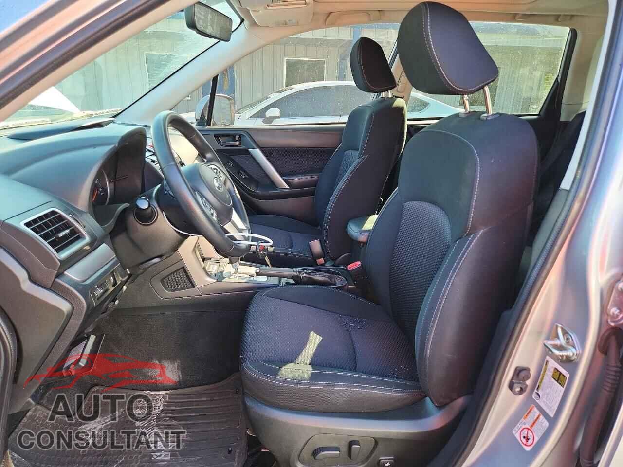 SUBARU FORESTER 2018 - JF2SJAEC8JH452510