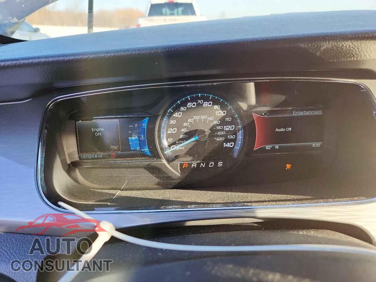 FORD TAURUS 2017 - 1FAHP2E84HG129800