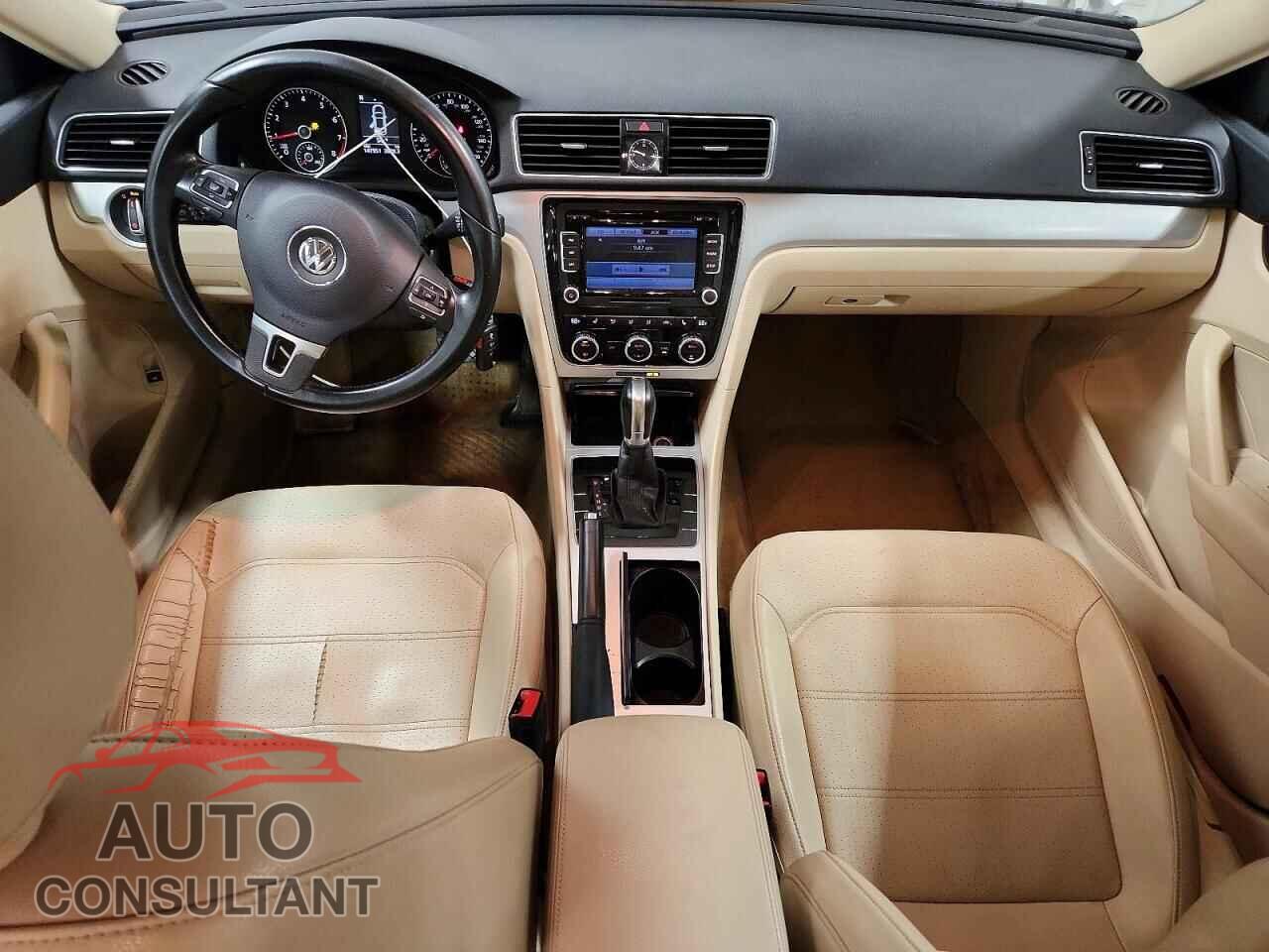 VOLKSWAGEN PASSAT 2012 - 1VWBP7A36CC102618
