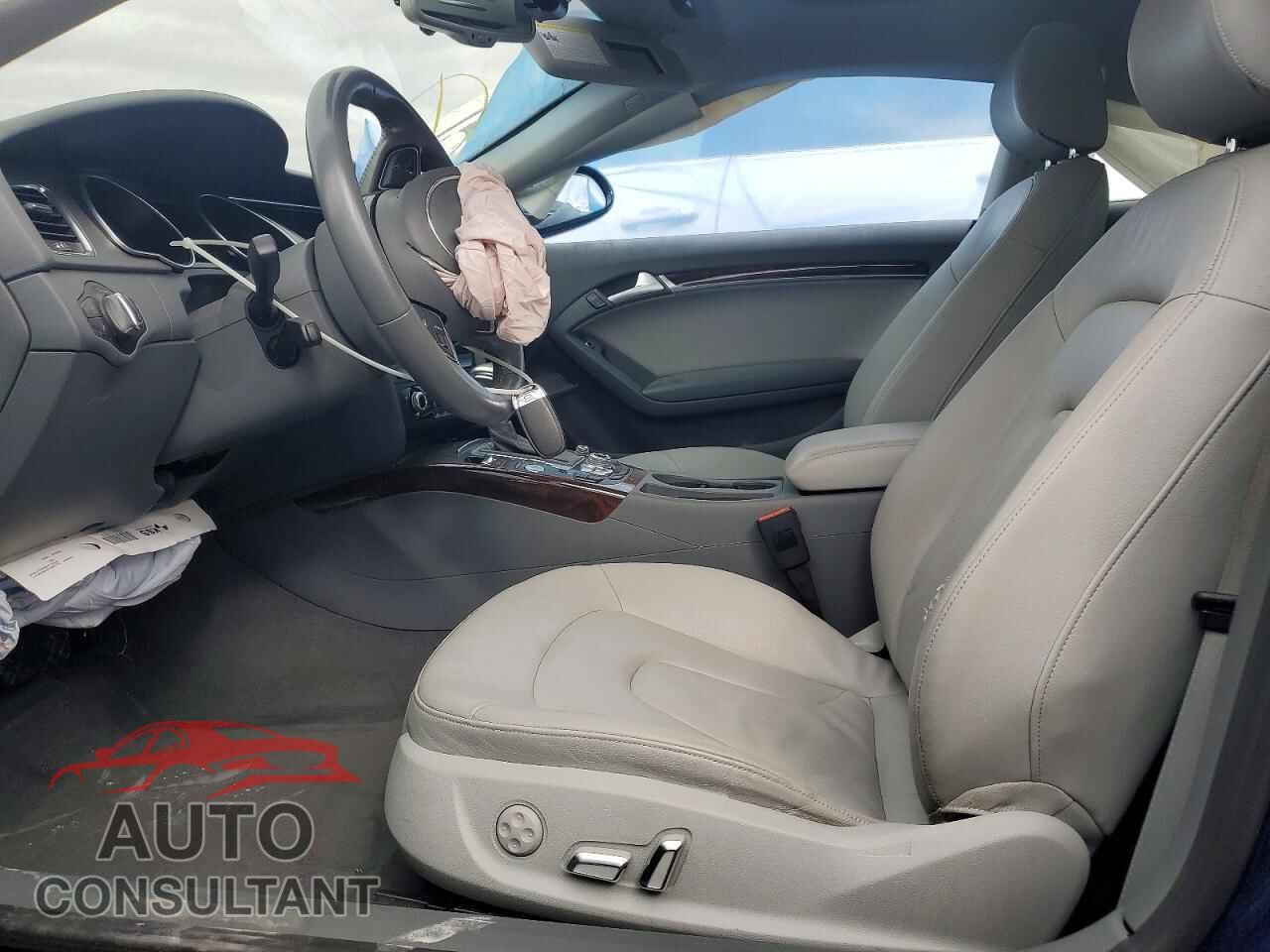 AUDI A 5 2013 - WAULFAFR9DA023619