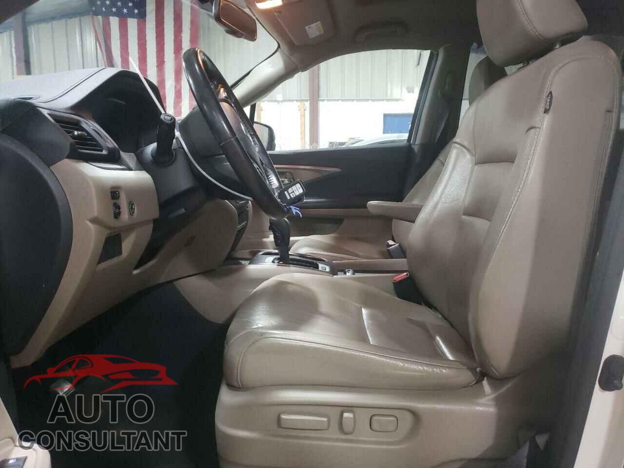 HONDA PILOT 2017 - 5FNYF6H53HB011706