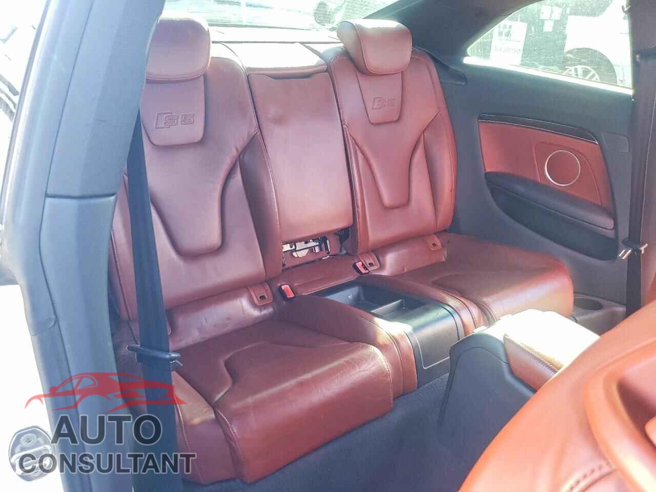 AUDI S5/RS5 2010 - WAUCVAFRXAA011347