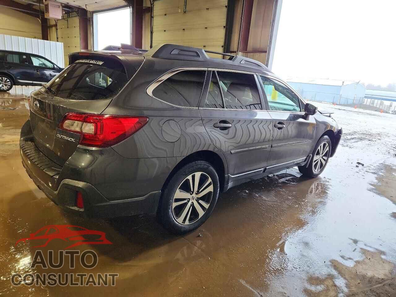 SUBARU OUTBACK 2018 - 4S4BSAKC4J3229664
