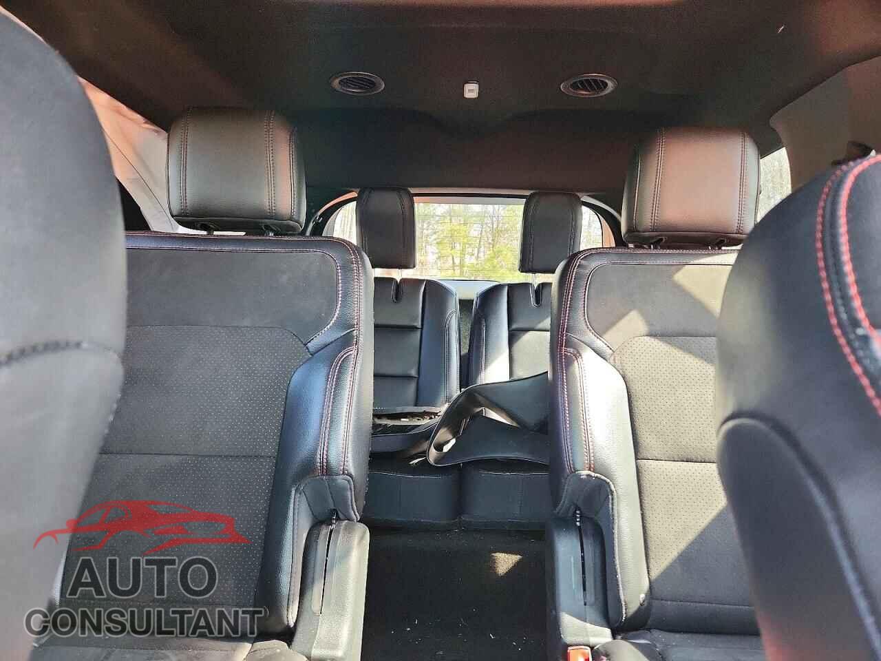 FORD EXPLORER 2018 - 1FM5K8D87JGB52621
