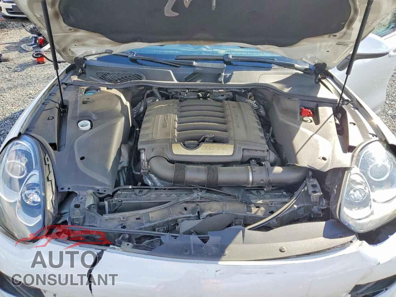 PORSCHE CAYENNE 2018 - WP1AA2A28JKA03617