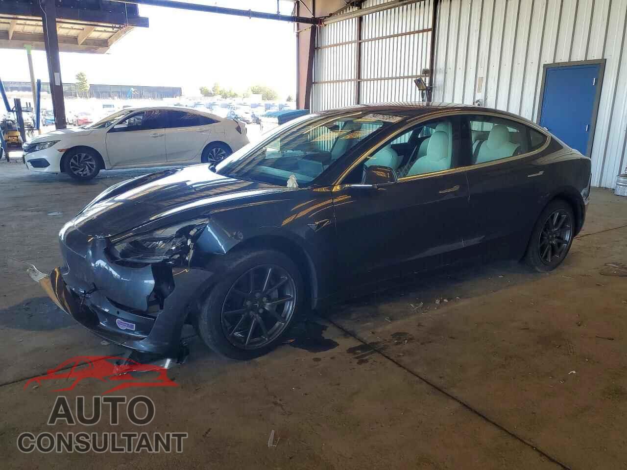 TESLA MODEL 3 2018 - 5YJ3E1EA8JF155596