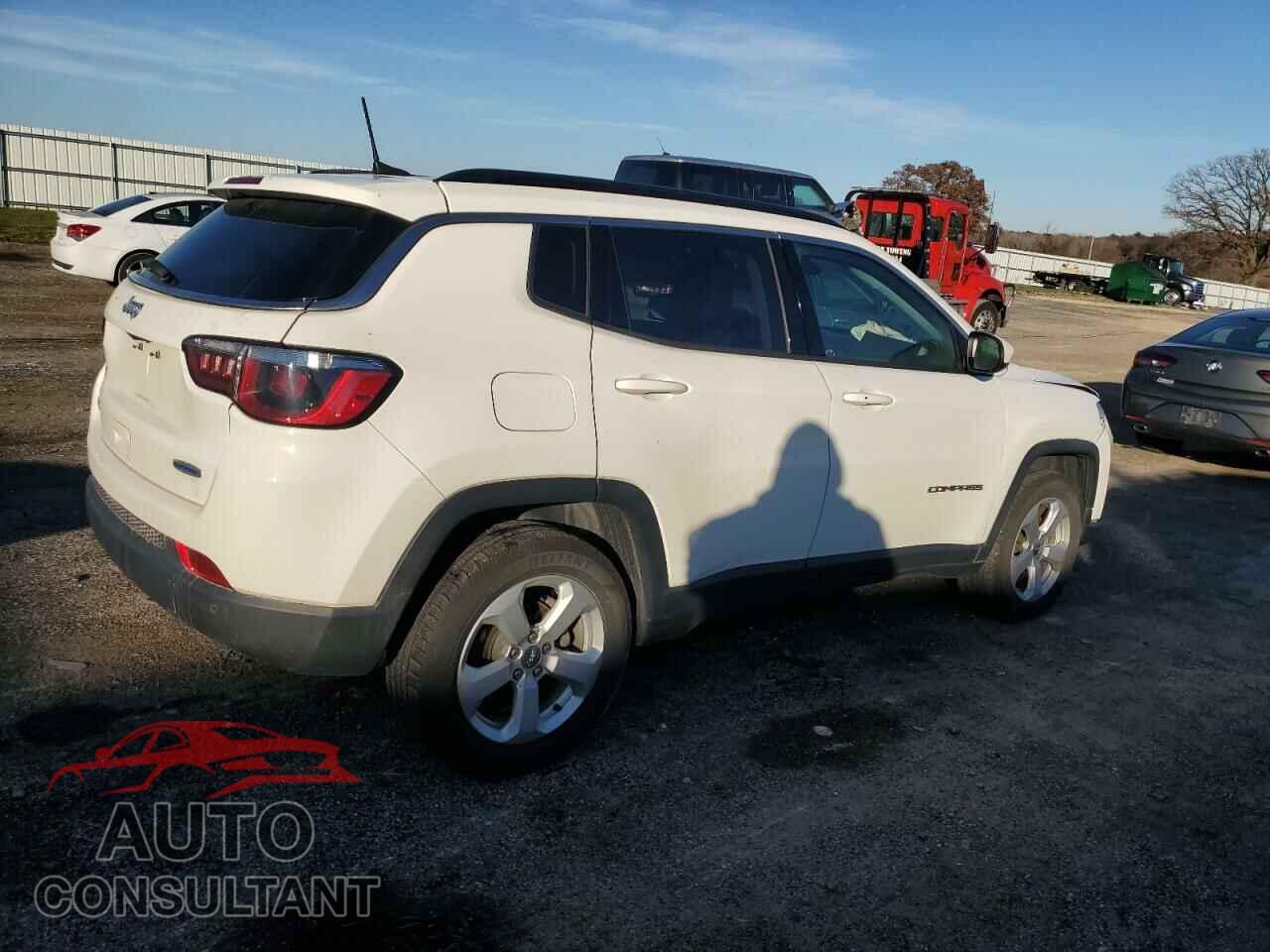 JEEP COMPASS 2018 - 3C4NJDBB4JT333315