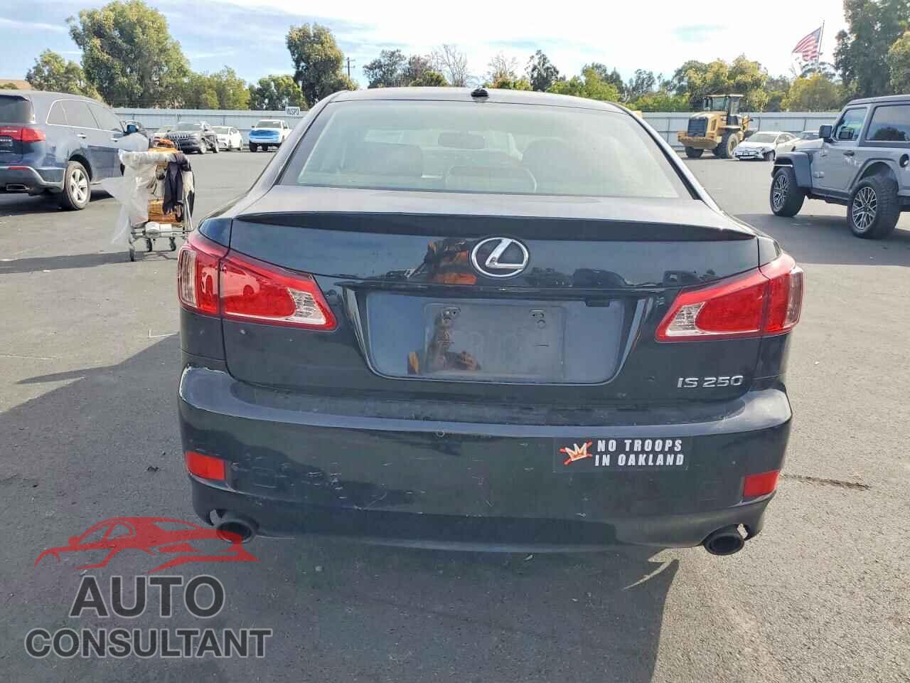 LEXUS IS 2011 - JTHBF5C24B5130093
