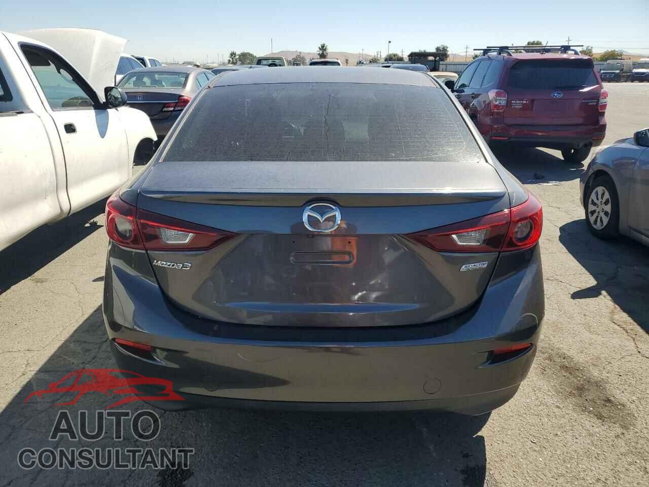 MAZDA 3 2018 - 3MZBN1V39JM165821
