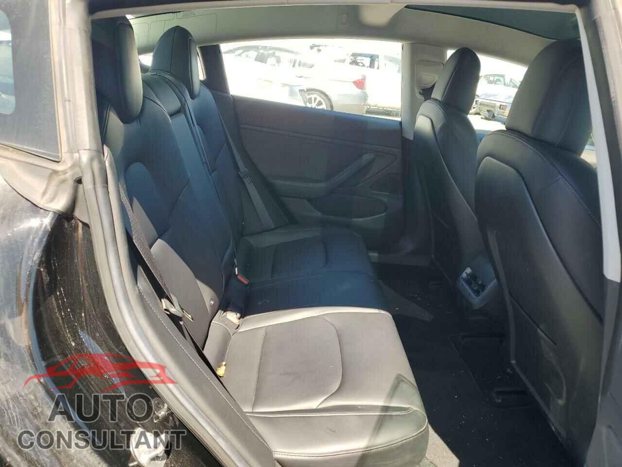 TESLA MODEL 3 2018 - 5YJ3E1EA4JF008434