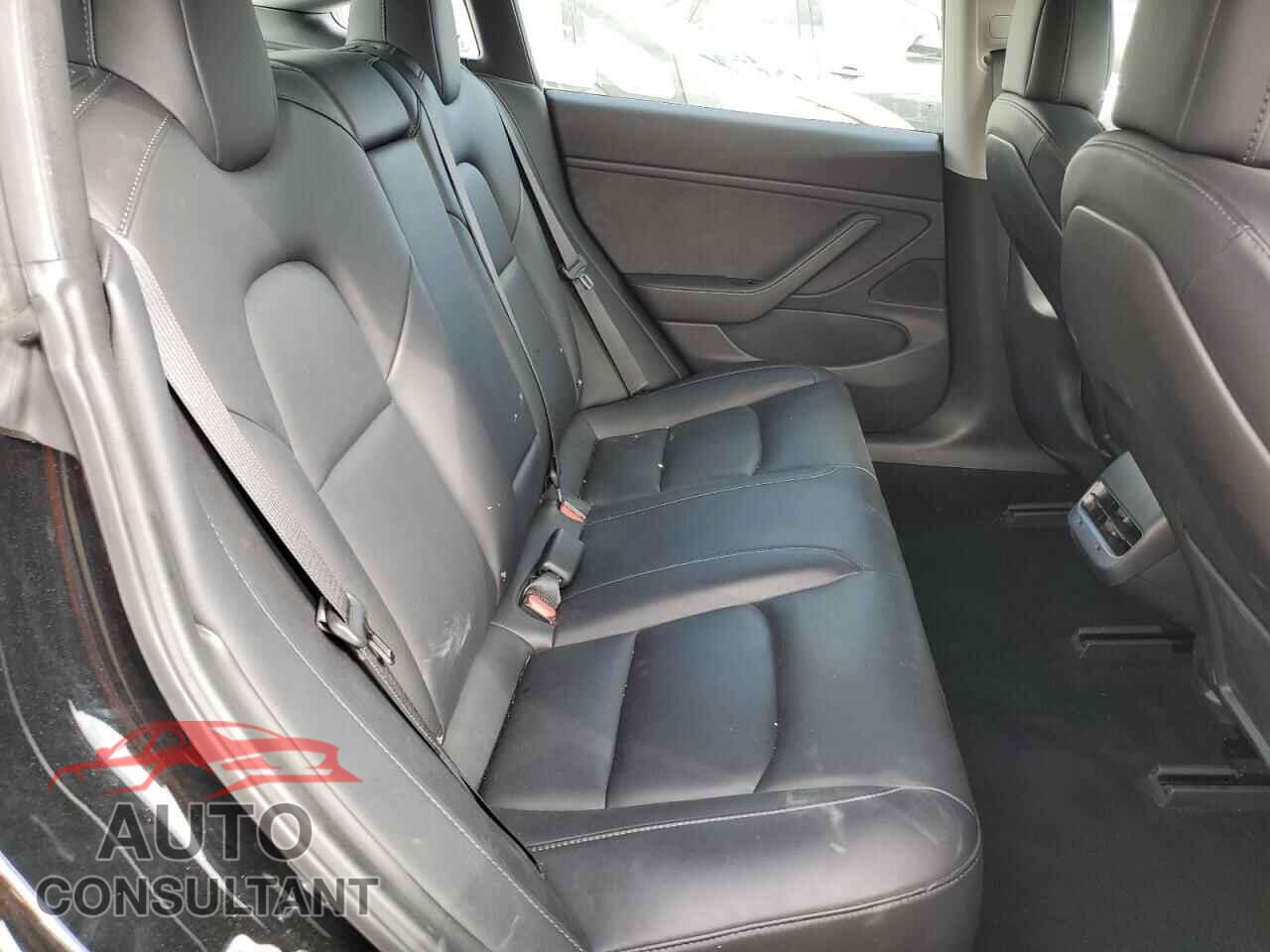 TESLA MODEL 3 2018 - 5YJ3E1EA7JF152124