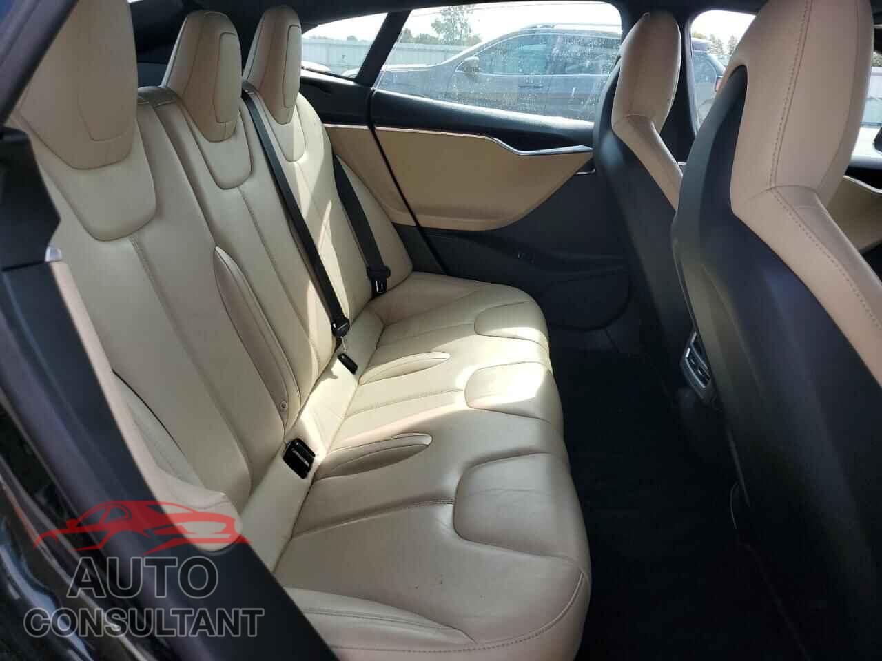 TESLA MODEL S 2015 - 5YJSA1H10FFP74798