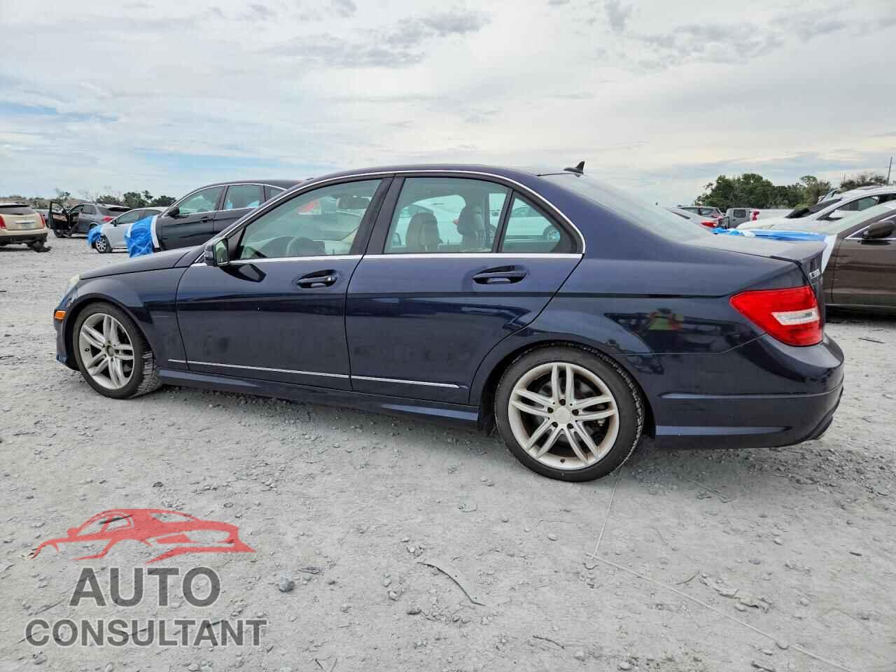 MERCEDES-BENZ C-CLASS 2012 - WDDGF8BB3CA700741
