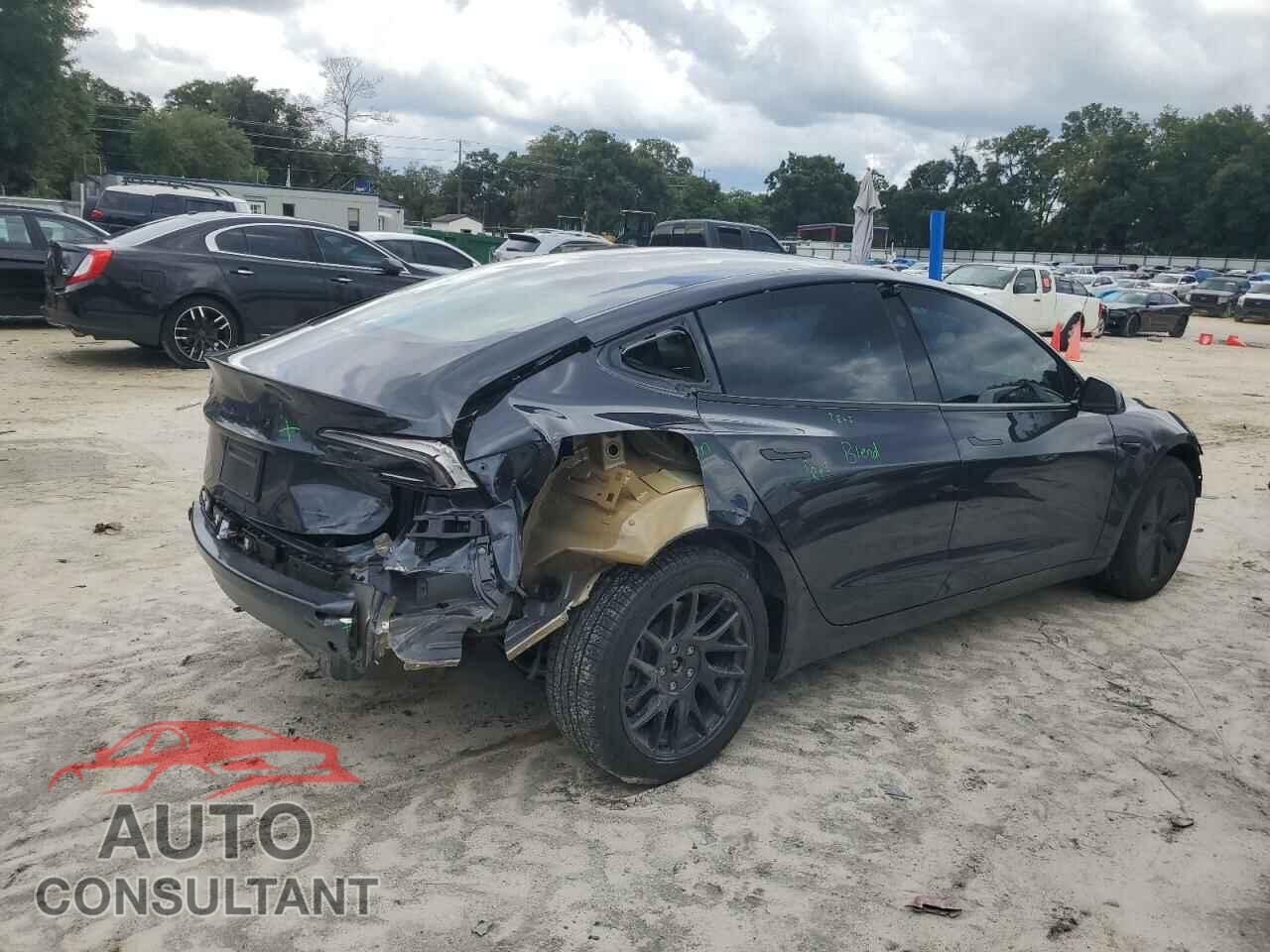 TESLA MODEL 3 2024 - 5YJ3E1EA5RF727073
