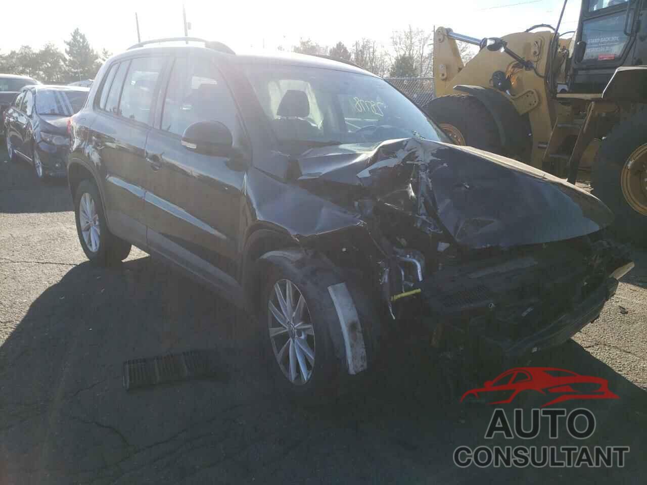 VOLKSWAGEN TIGUAN 2017 - WVGBV7AX3HK045864