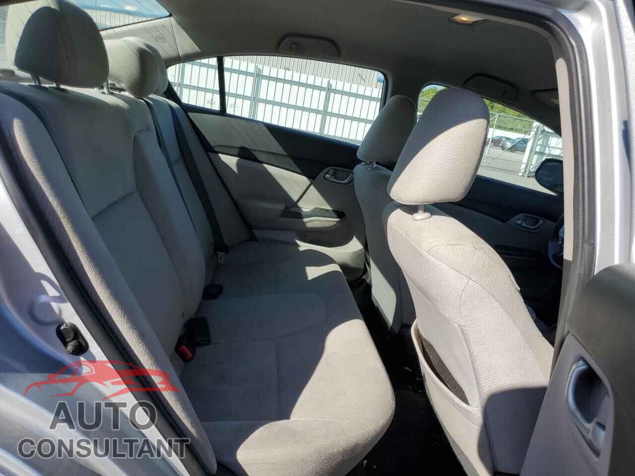 HONDA CIVIC 2013 - 2HGFB2F52DH545140
