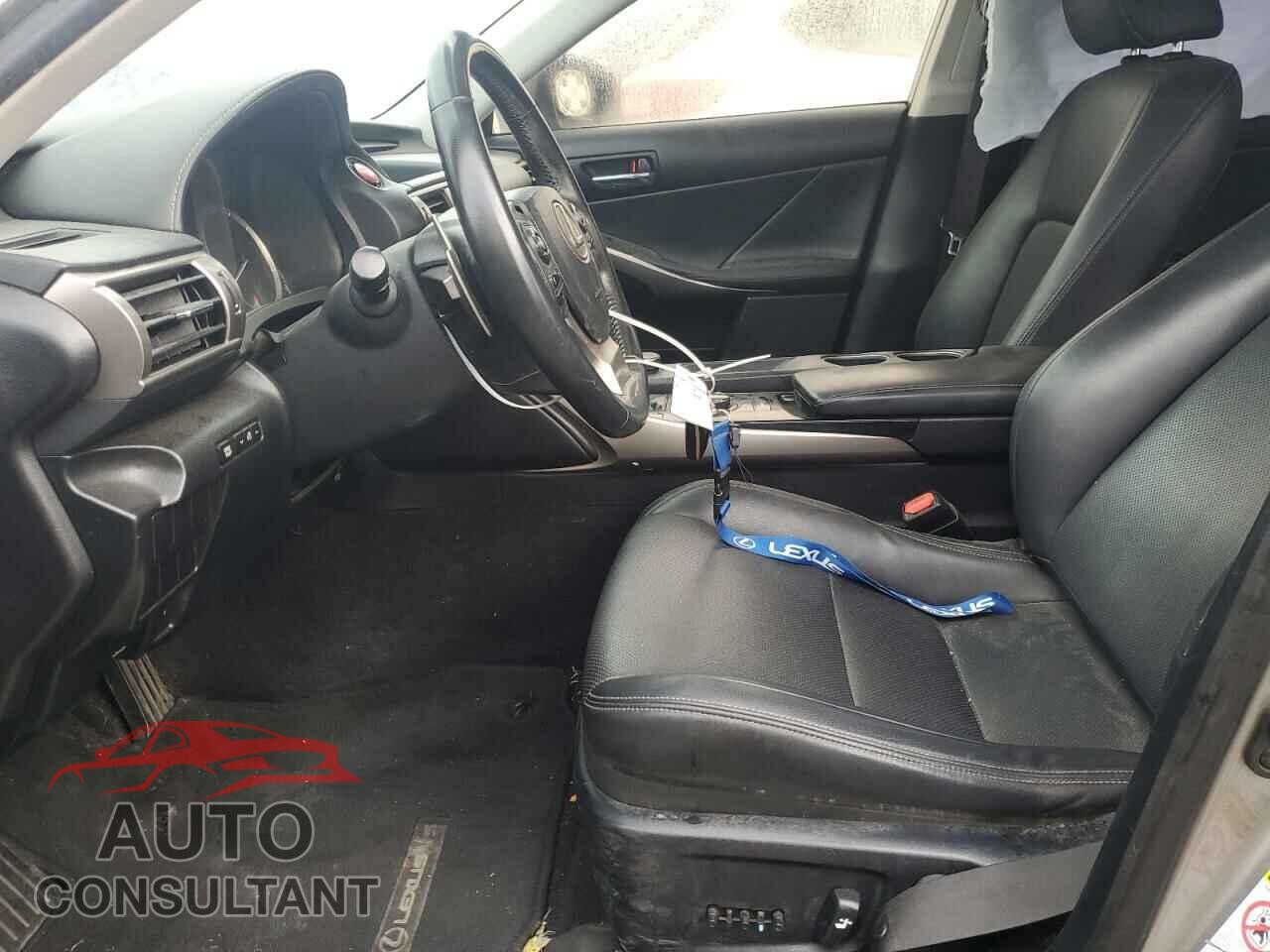 LEXUS IS 2014 - JTHBF1D22E5028044