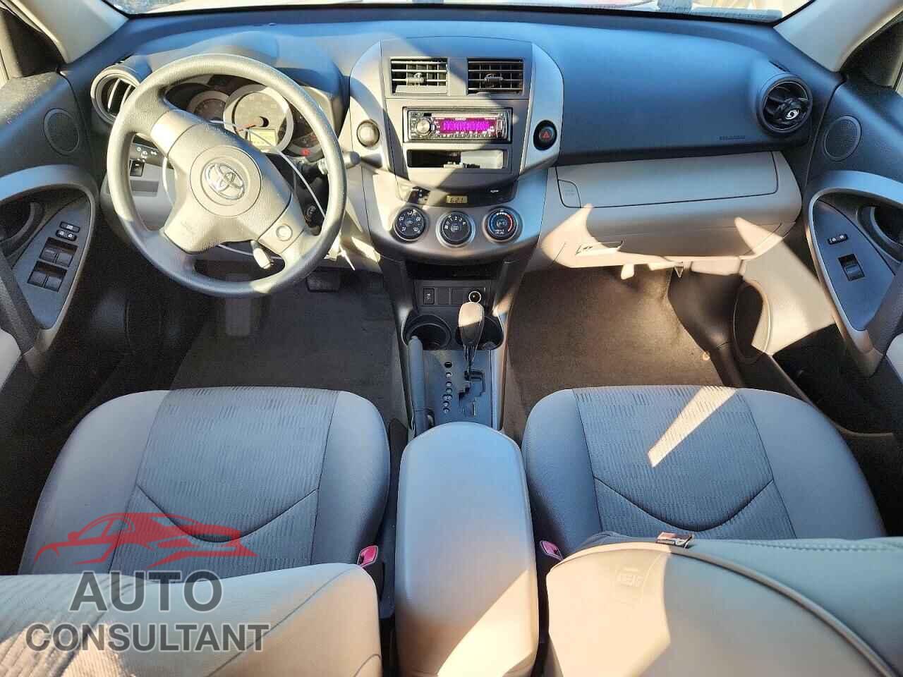 TOYOTA RAV4 2010 - JTMBF4DV4AD029645