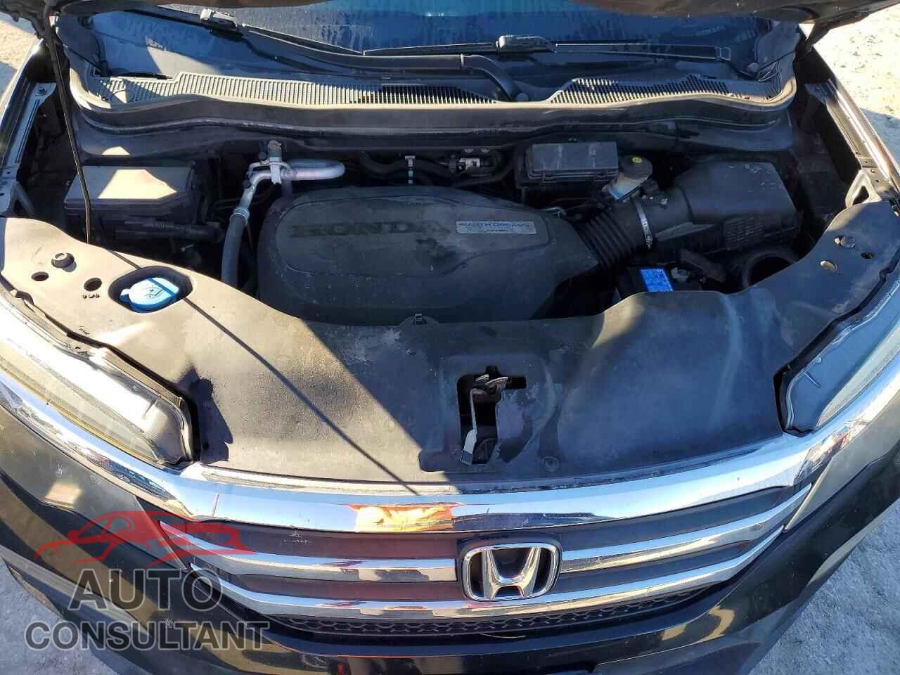 HONDA PILOT 2017 - 5FNYF6H71HB048481