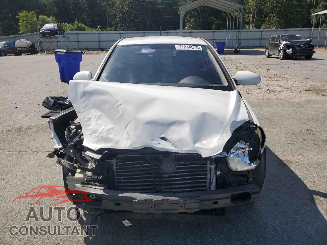 HYUNDAI ACCENT 2009 - KMHCM36C19U131475