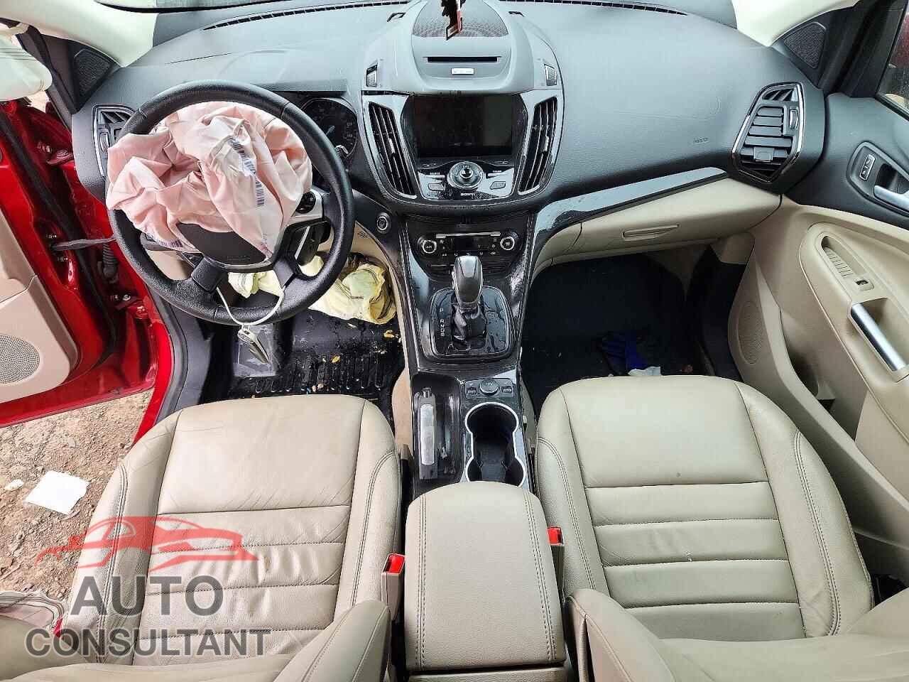 FORD ESCAPE 2016 - 1FMCU9JX8GUA33019