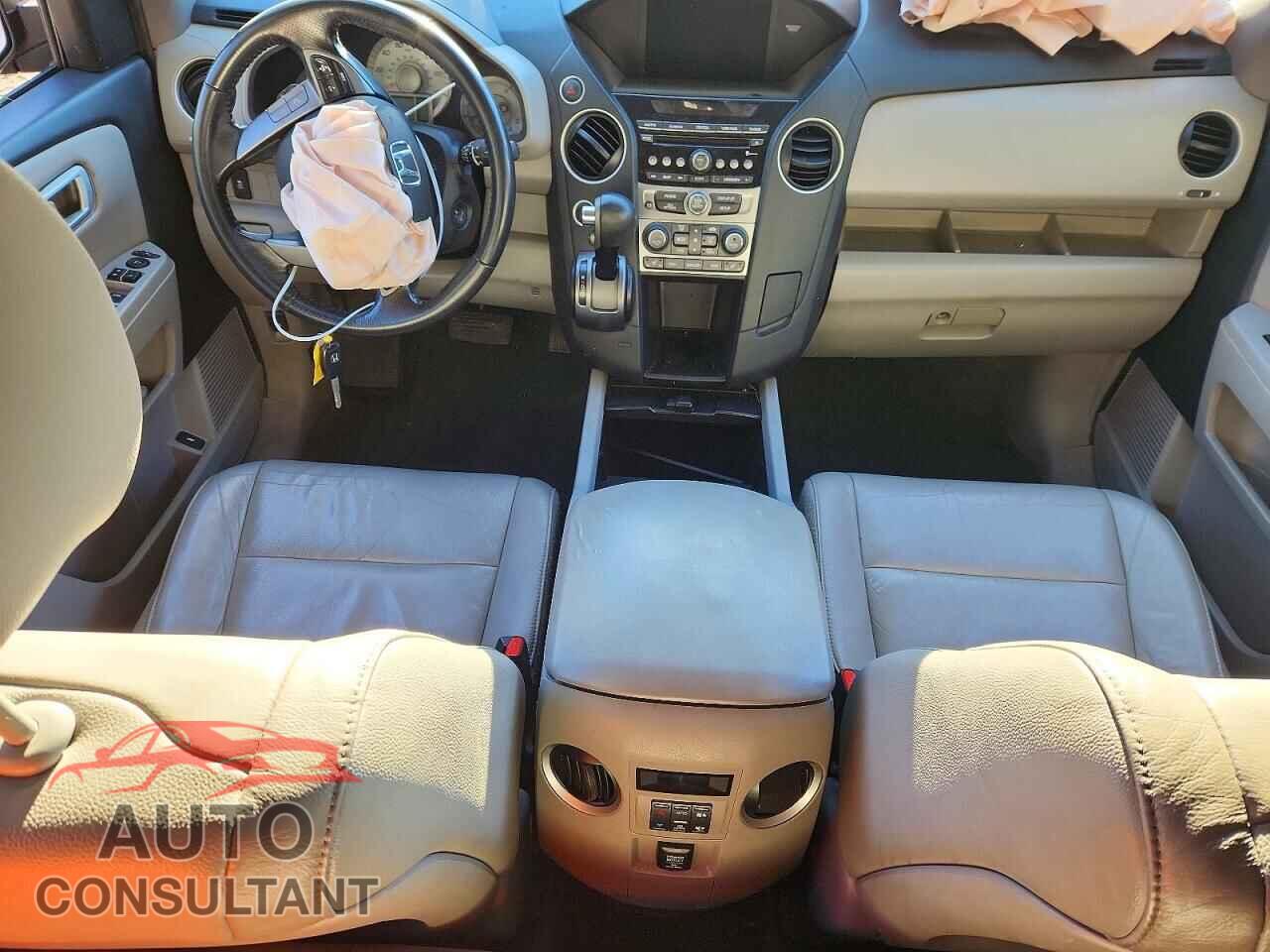 HONDA PILOT 2015 - 5FNYF4H55FB064571