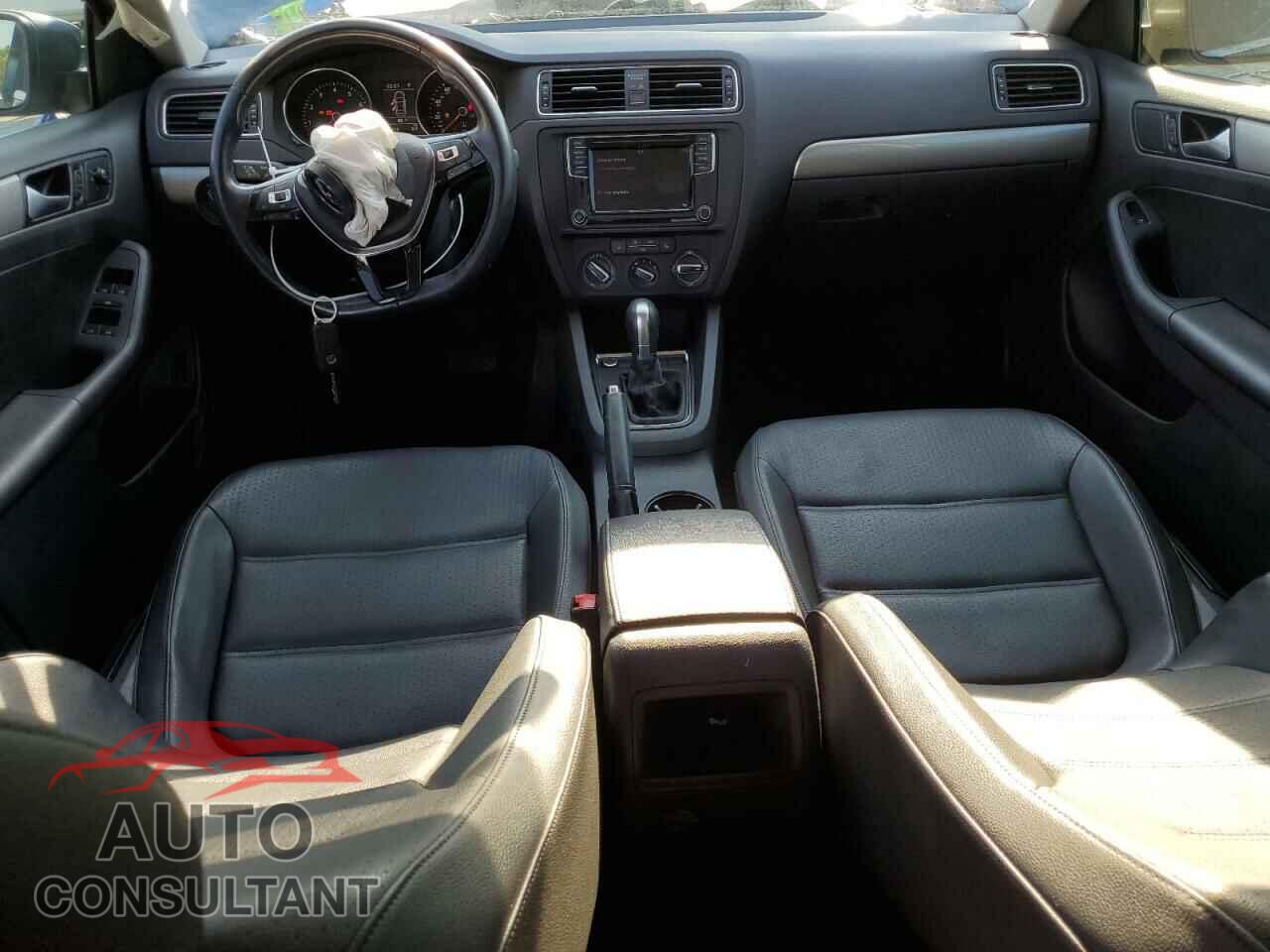 VOLKSWAGEN JETTA 2017 - 3VWDB7AJ9HM249771