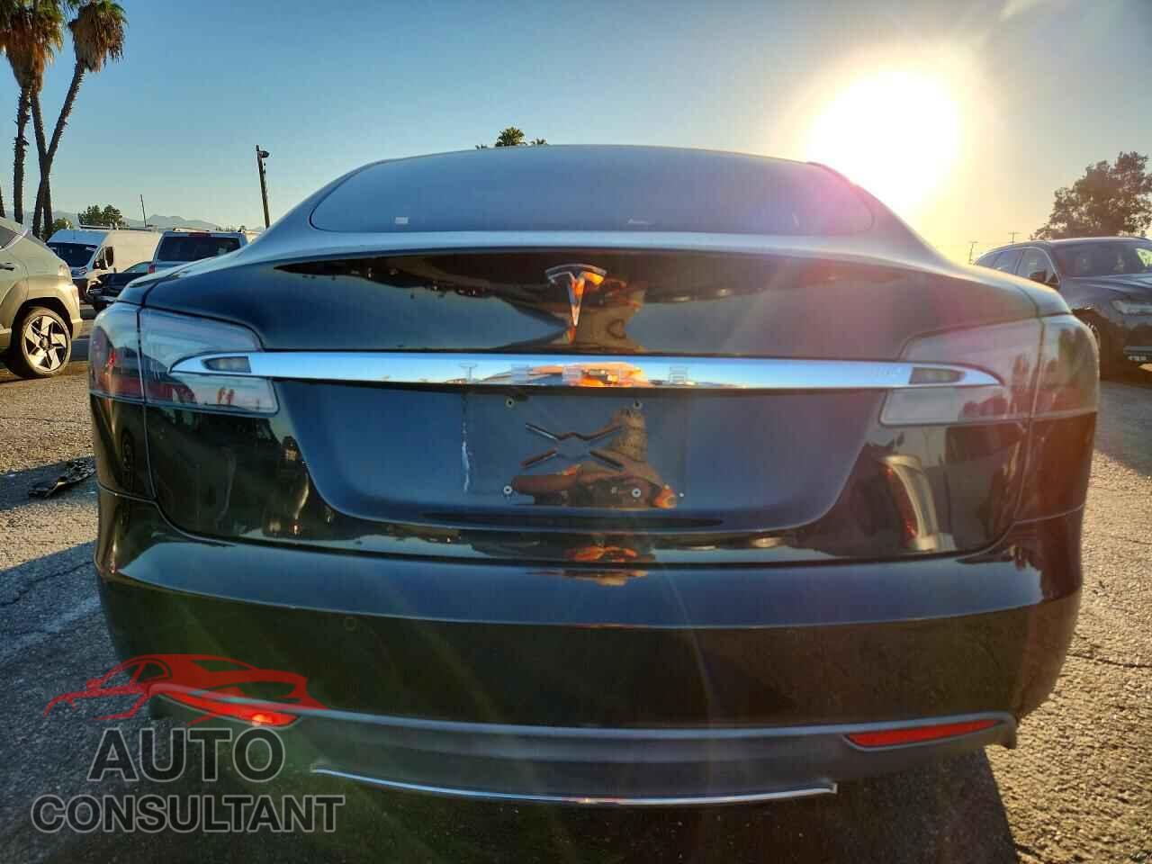 TESLA MODEL S 2014 - 5YJSA1H1XEFP57635