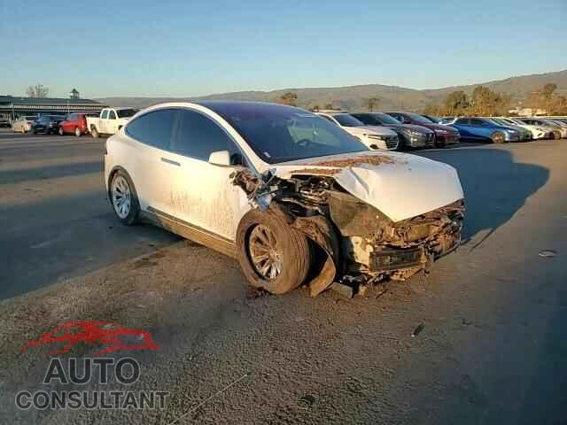 TESLA MODEL X 2016 - 5YJXCAE46GF000264