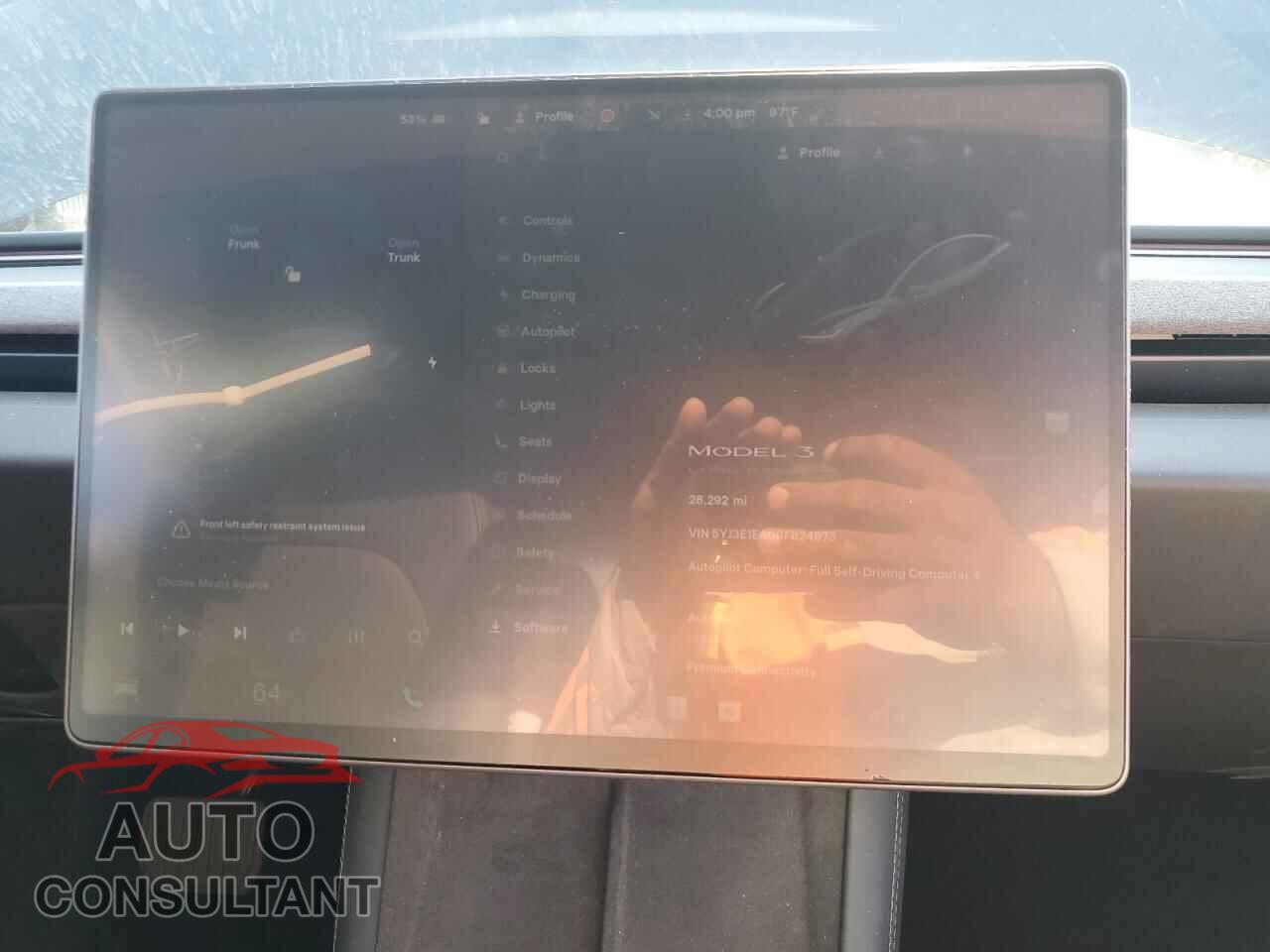 TESLA MODEL 3 2024 - 5YJ3E1EA0RF824973