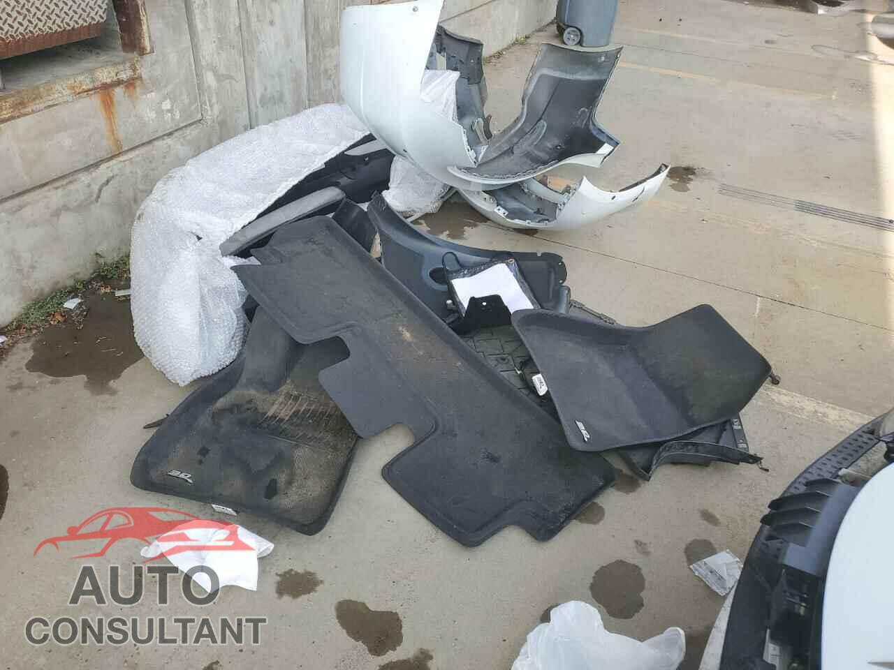 TESLA MODEL 3 2018 - 5YJ3E1EB0JF088999