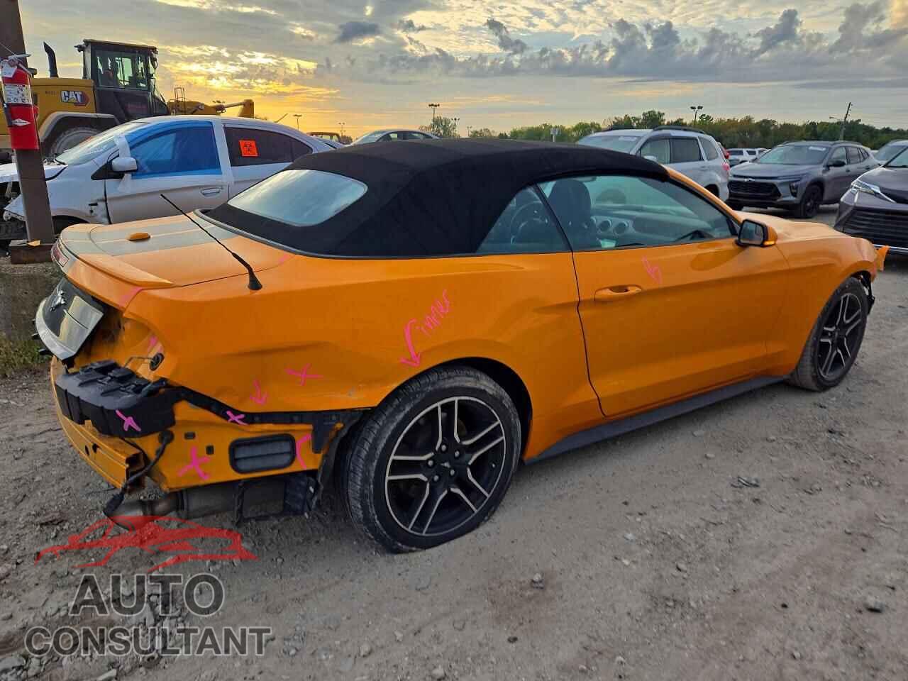 FORD MUSTANG 2018 - 1FATP8UH5J5143561