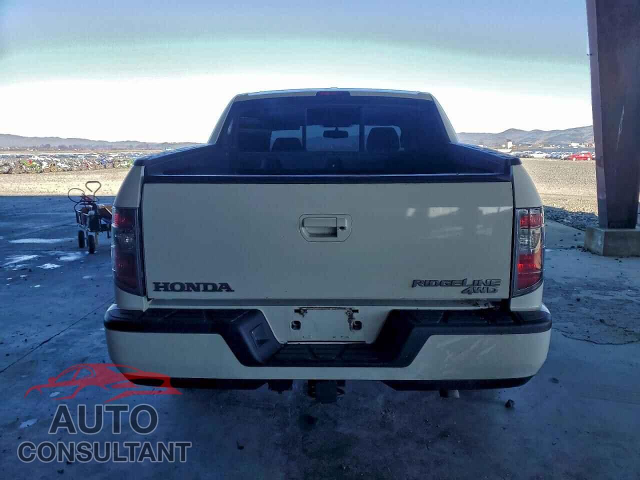 HONDA RIDGELINE 2014 - 5FPYK1F56EB001059