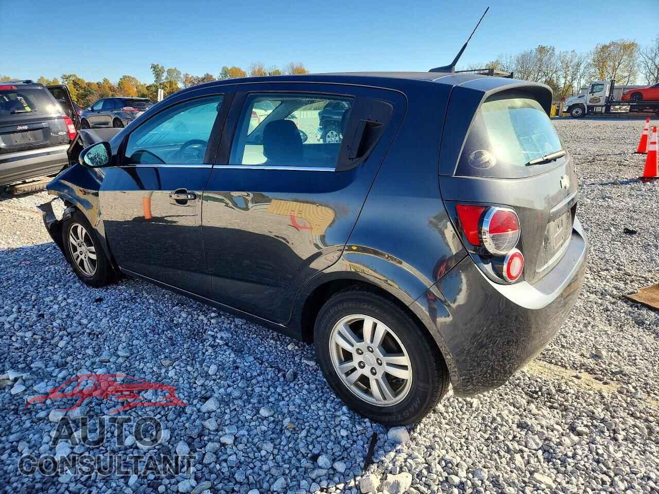 CHEVROLET SONIC 2014 - 1G1JC6SG4E4227435
