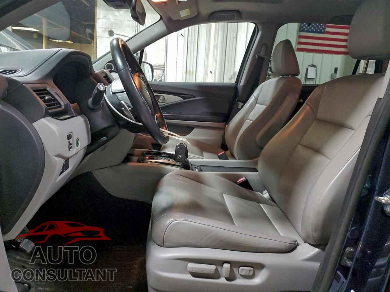 HONDA PILOT 2017 - 5FNYF6H99HB022745