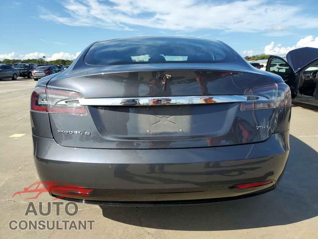 TESLA MODEL S 2018 - 5YJSA1E28JF297818