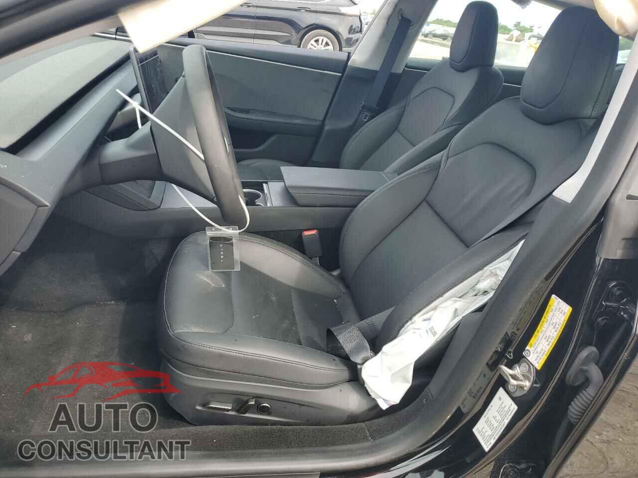 TESLA MODEL 3 2024 - 5YJ3E1EA3RF734877