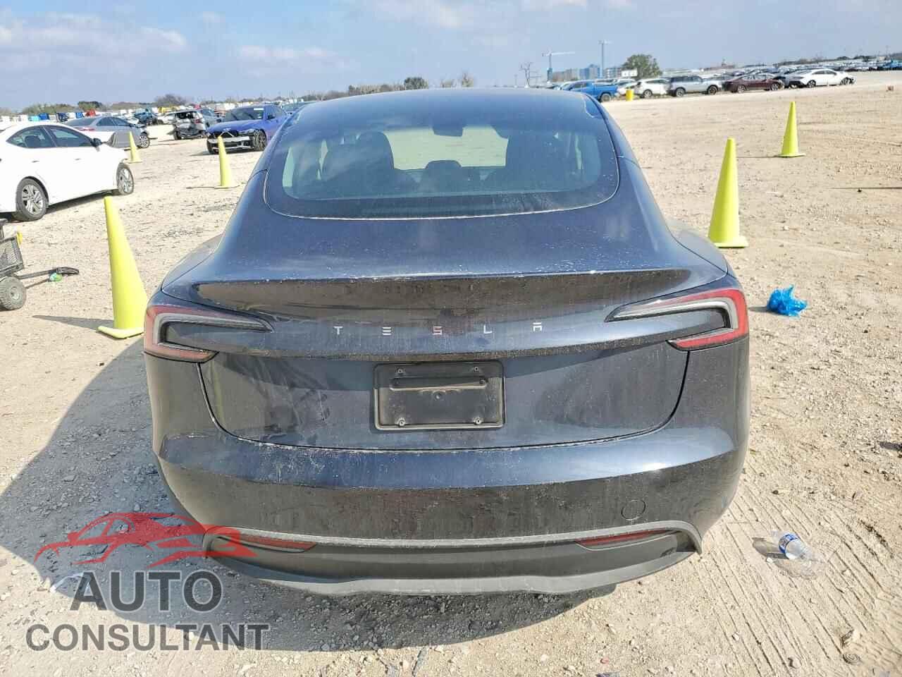 TESLA MODEL 3 2024 - 5YJ3E1EA9RF859575
