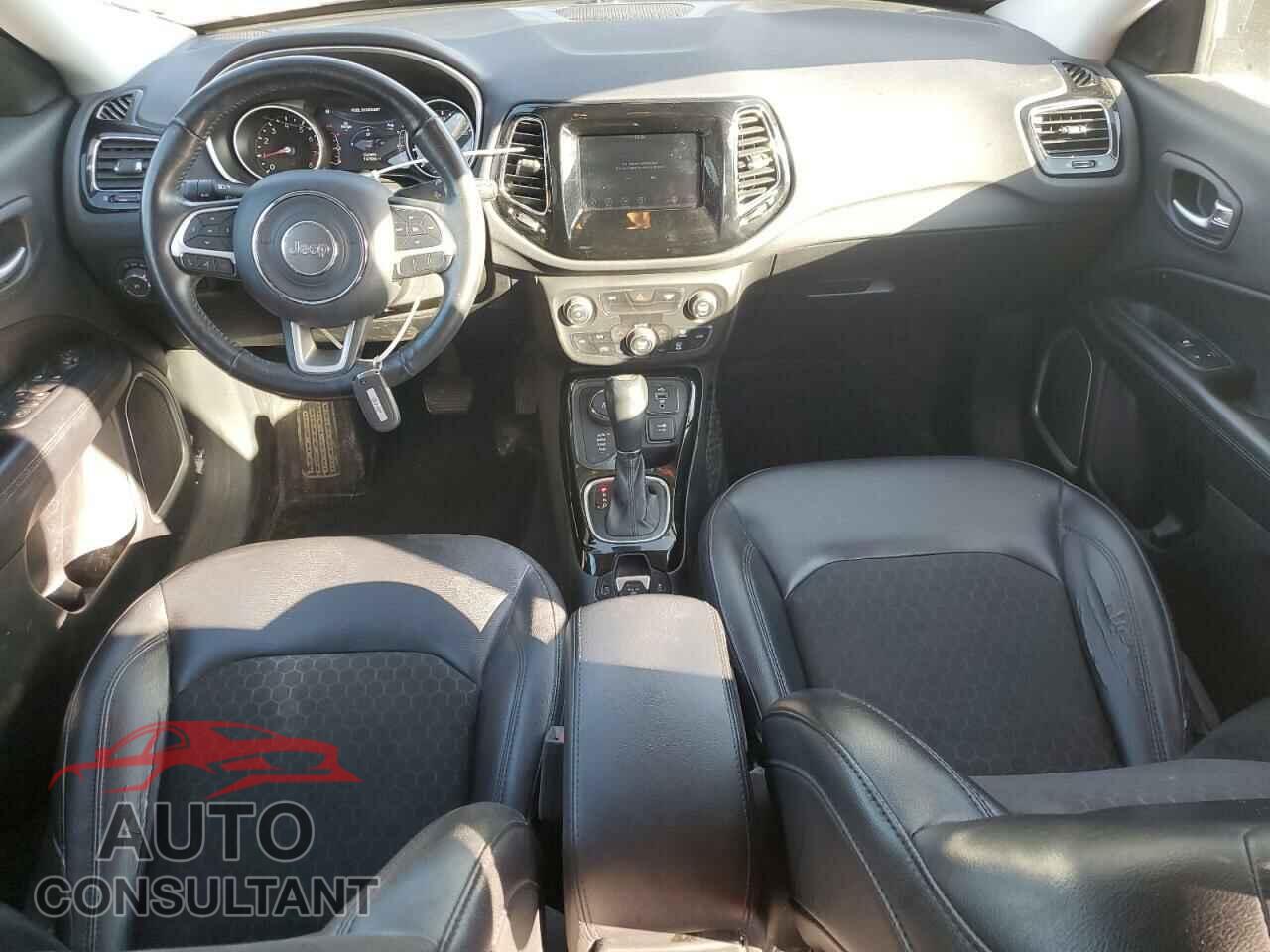 JEEP COMPASS 2018 - 3C4NJDBB6JT483667