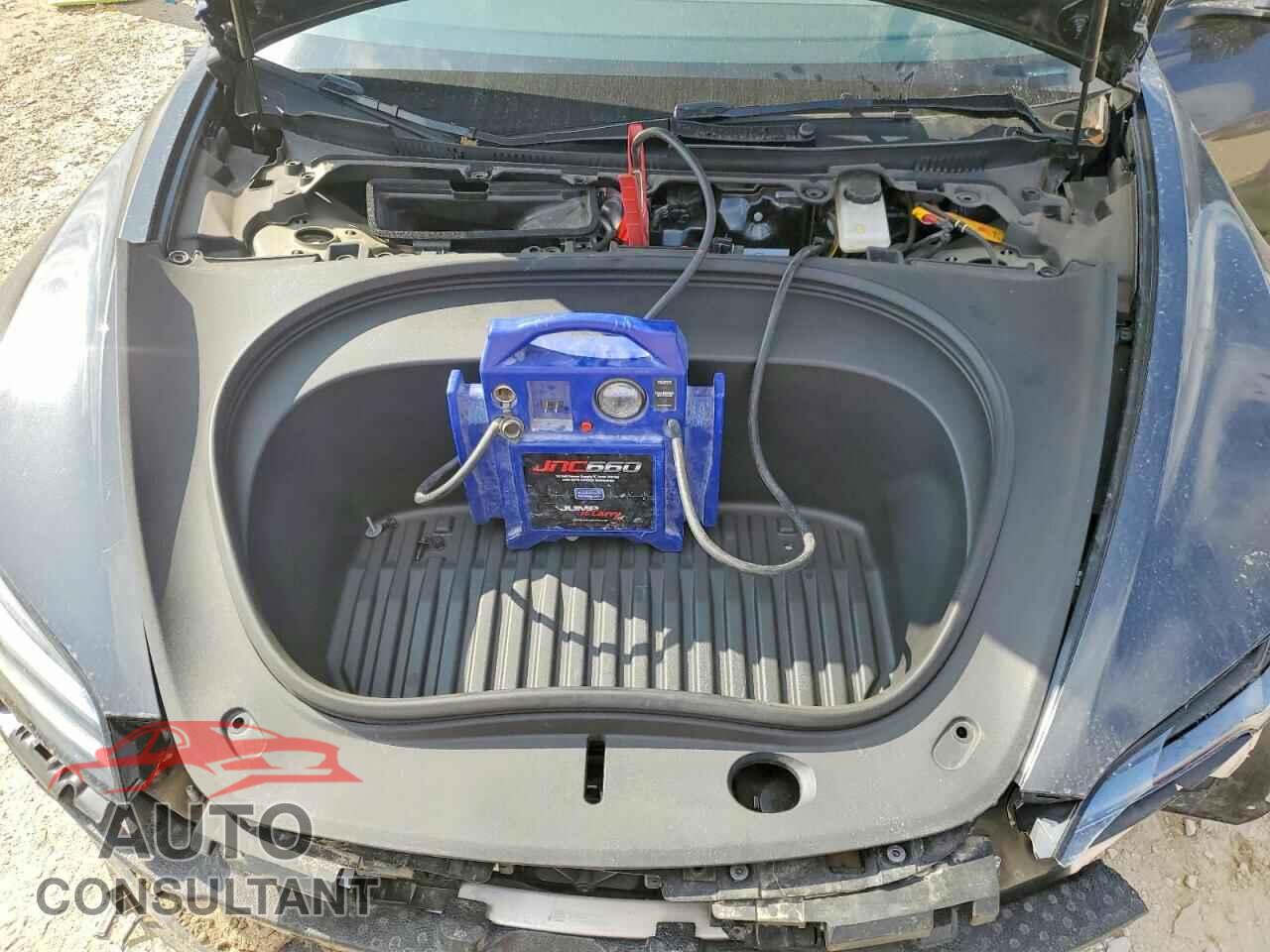 TESLA MODEL 3 2024 - 5YJ3E1EA9RF859575