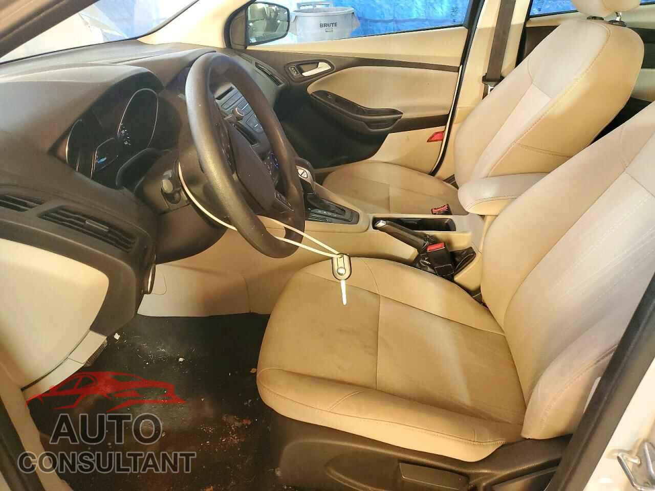 FORD FOCUS 2017 - 1FADP3K26HL259556