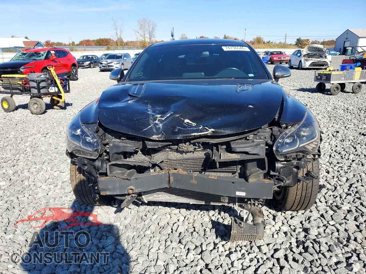 KIA STINGER 2019 - KNAE35LC1K6053643