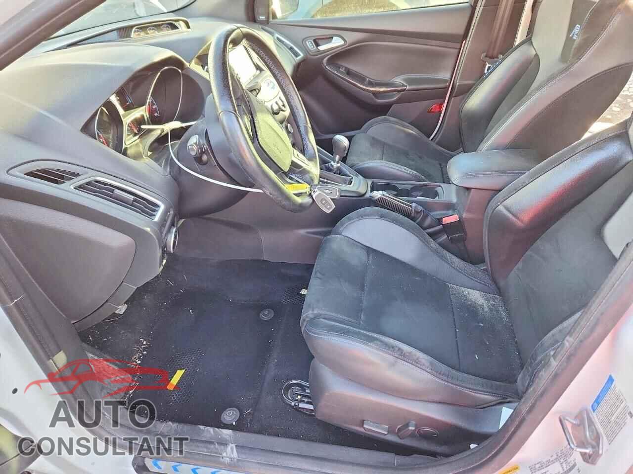 FORD FOCUS 2017 - WF0DP3TH2H4119248