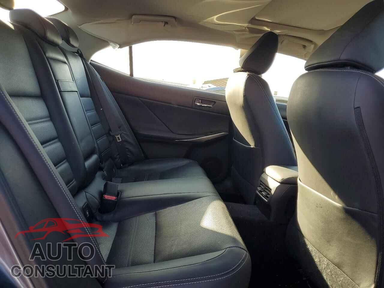 LEXUS IS 2014 - JTHCF1D24E5009855