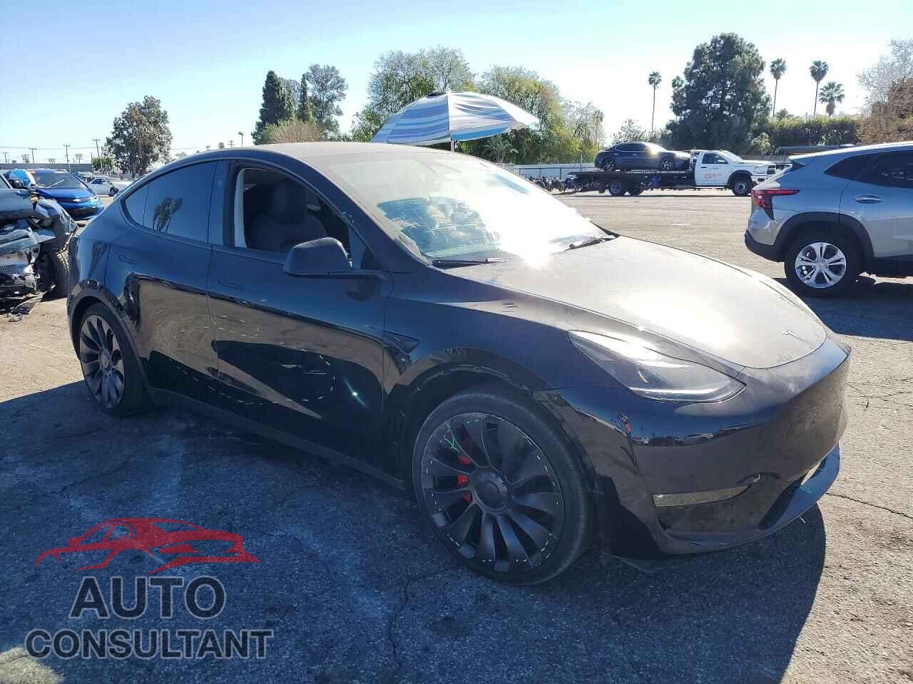 TESLA MODEL Y 2024 - 7SAYGDEF6RF182503