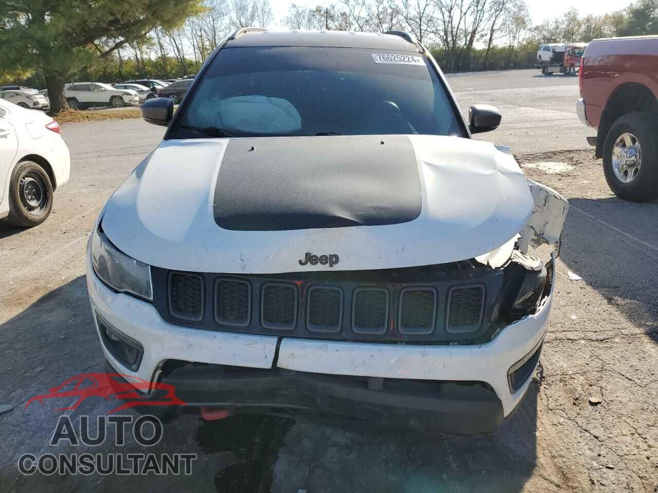JEEP COMPASS 2018 - 3C4NJDDB3JT129909