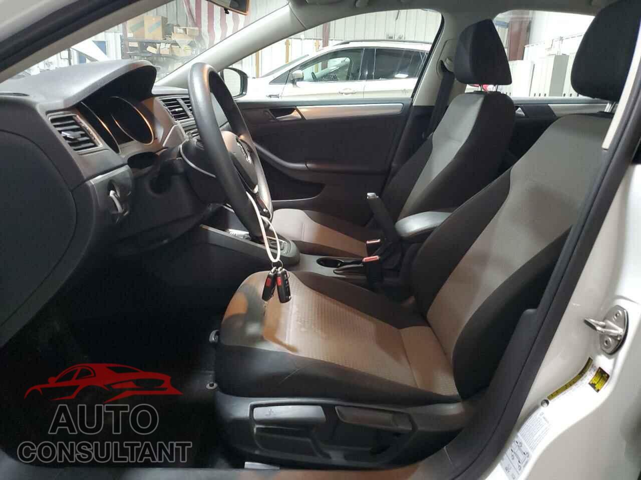 VOLKSWAGEN JETTA 2017 - 3VW2B7AJ3HM290842
