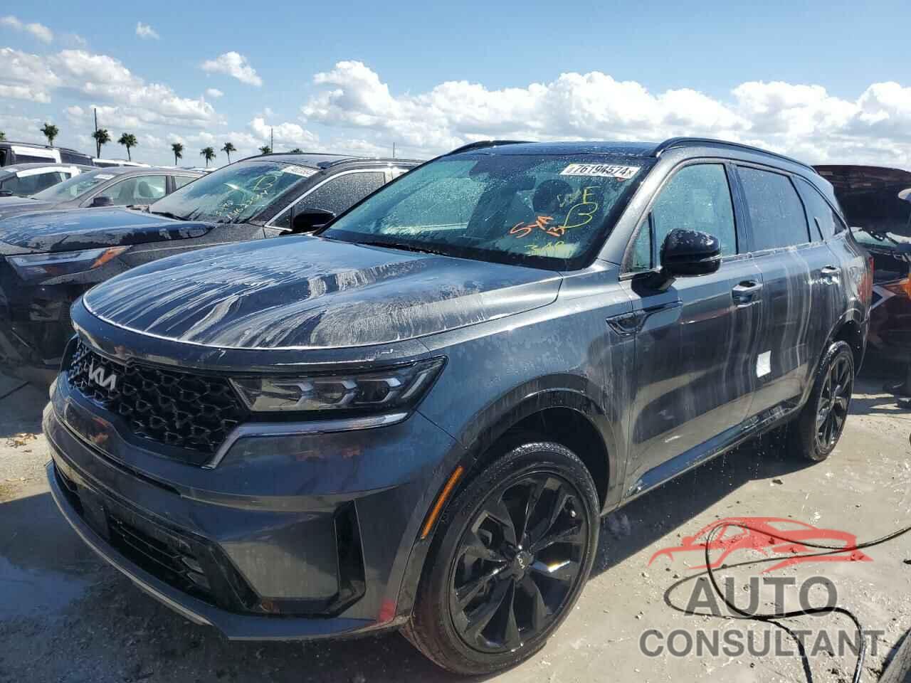 KIA SORENTO 2023 - 5XYRKDLF8PG245013