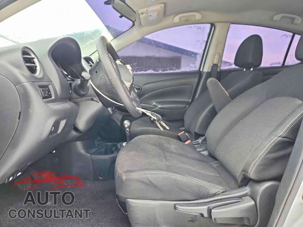 NISSAN VERSA 2019 - 3N1CN7AP8KL862913