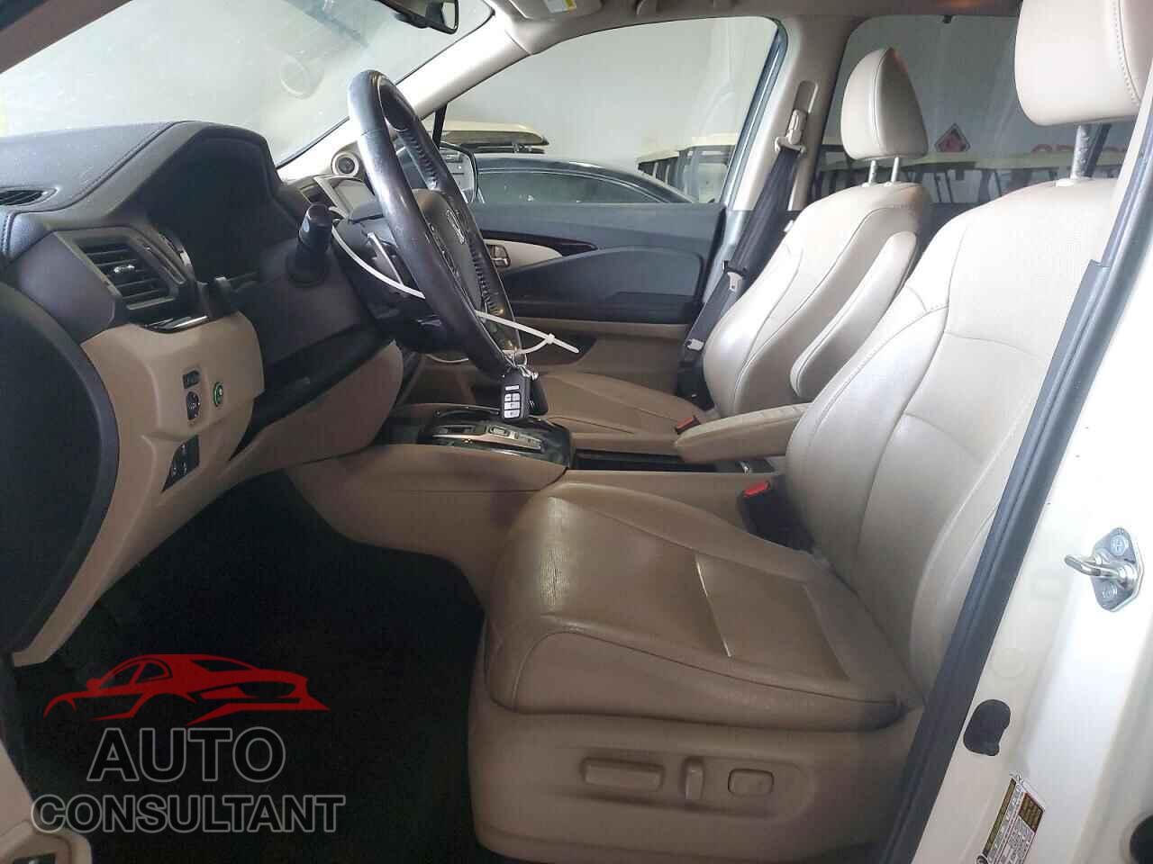 HONDA PILOT 2017 - 5FNYF6H04HB022122